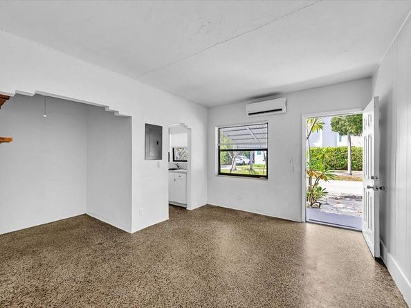 560 NE 15th Ave, Fort Lauderdale FL 33301
