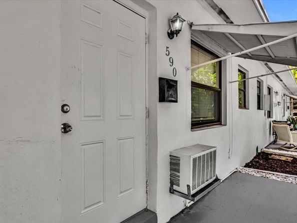 560 NE 15th Ave, Fort Lauderdale FL 33301