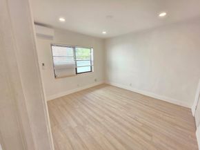 560 NE 15th Ave, Fort Lauderdale FL 33301