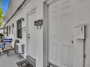 560 NE 15th Ave, Fort Lauderdale FL 33301