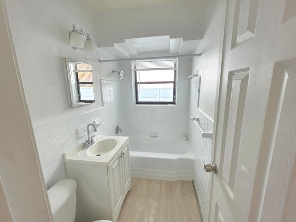 560 NE 15th Ave, Fort Lauderdale FL 33301