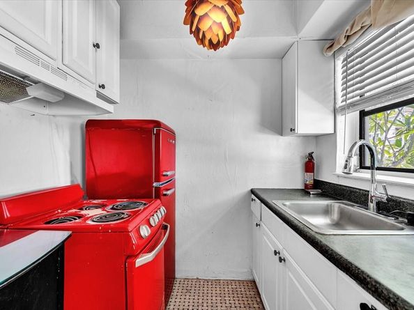 560 NE 15th Ave, Fort Lauderdale FL 33301
