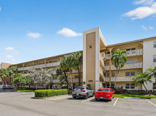 2301 Lucaya Ln M4, Coconut Creek FL 33066