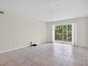 2301 Lucaya Ln M4, Coconut Creek FL 33066