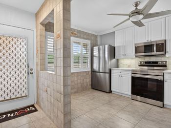 2301 Lucaya Ln