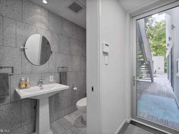 2815 Woodland Drive NW, Washington DC 20008