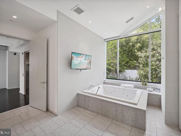 2815 Woodland Drive NW, Washington DC 20008