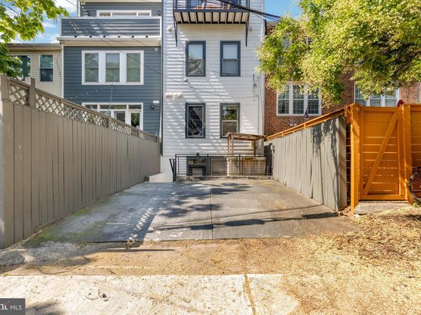 1526 Massachusetts Avenue SE 1, Washington DC 20003