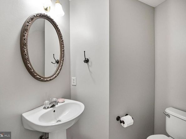 21895 Elkins Terrace 301, Sterling VA 20166