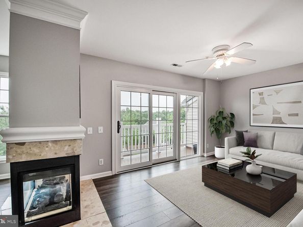 21895 Elkins Terrace 301, Sterling VA 20166