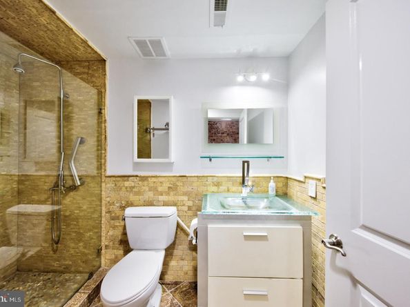 38 N Front Street 1E, Philadelphia PA 19106