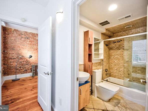 38 N Front Street 1E, Philadelphia PA 19106