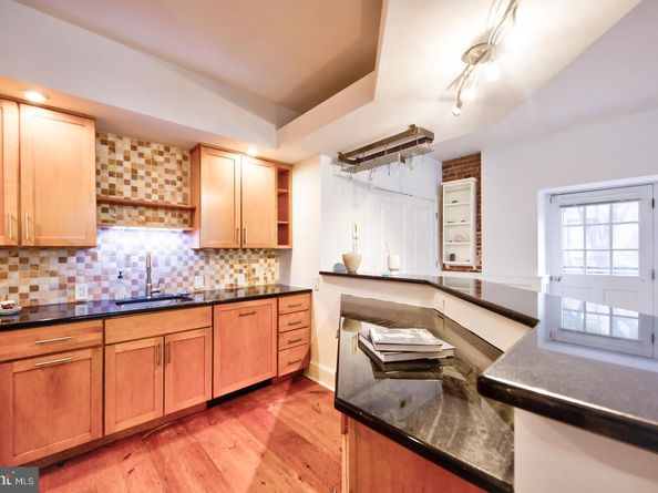 38 N Front Street 1E, Philadelphia PA 19106