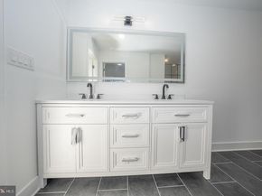2627 County Line Rd, Chalfont PA 18914