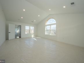 2627 County Line Rd, Chalfont PA 18914