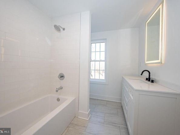 2627 County Line Rd, Chalfont PA 18914