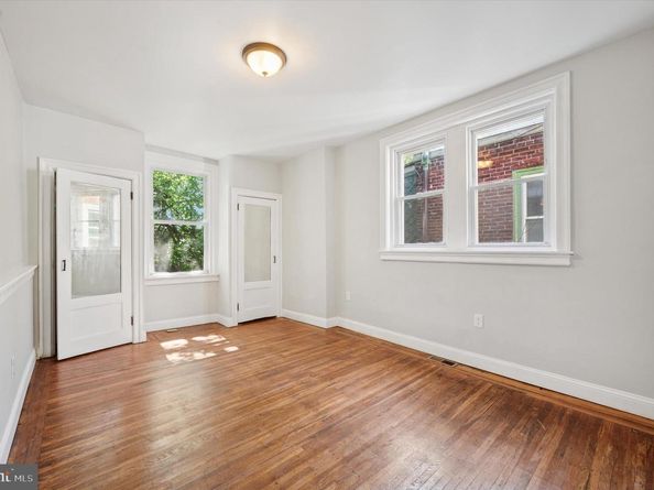4933 N 10TH Street, Philadelphia PA 19141