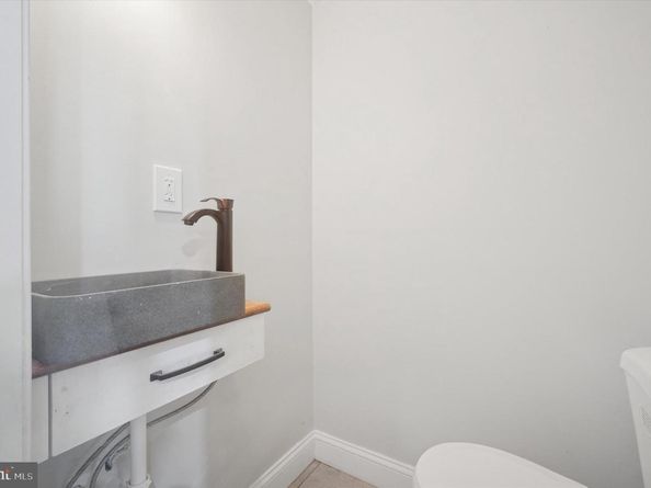 4933 N 10TH Street, Philadelphia PA 19141