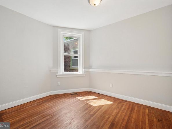 4933 N 10TH Street, Philadelphia PA 19141