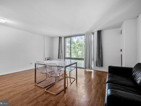 950 25TH Street NW 811N, Washington DC 20037
