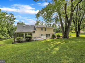 886 Sackettsford Road, Ivyland PA 18974