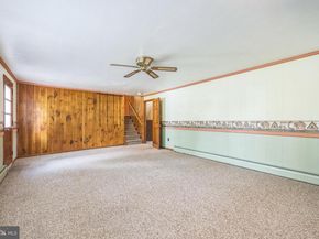 886 Sackettsford Road, Ivyland PA 18974