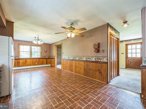 886 Sackettsford Road, Ivyland PA 18974