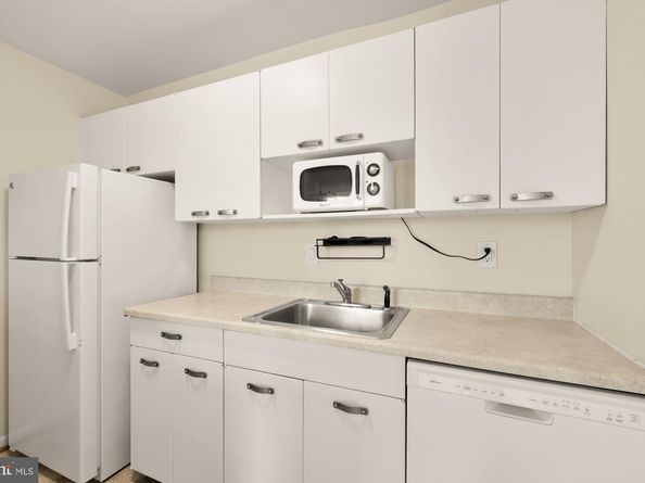 4390 Lorcom Lane 503, Arlington VA 22207