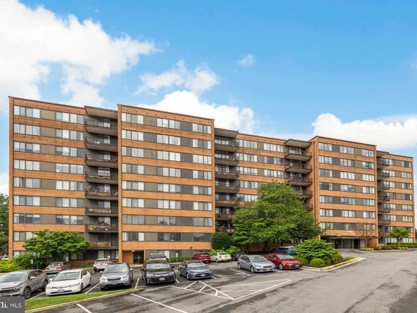 4390 Lorcom Lane 503, Arlington VA 22207