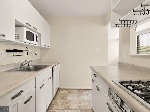 4390 Lorcom Lane 503, Arlington VA 22207