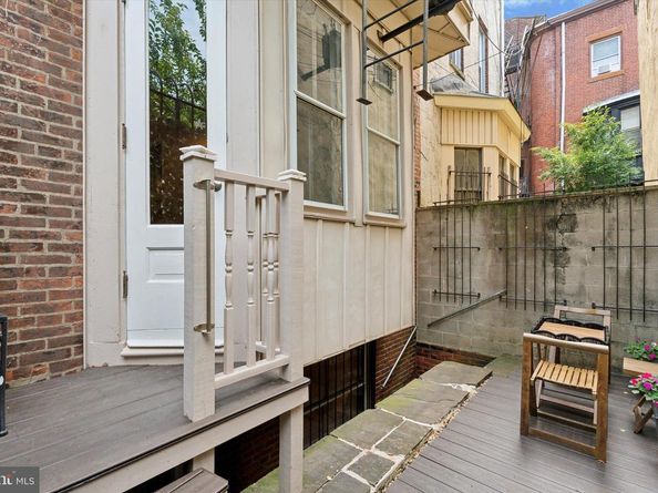 1017 Spruce Street C, Philadelphia PA 19107