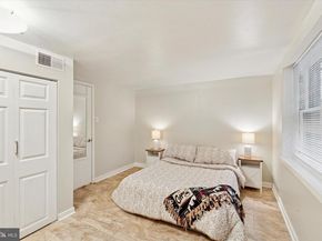 1017 Spruce Street C, Philadelphia PA 19107