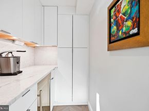2510 Virginia NW 614N, Washington DC 20037
