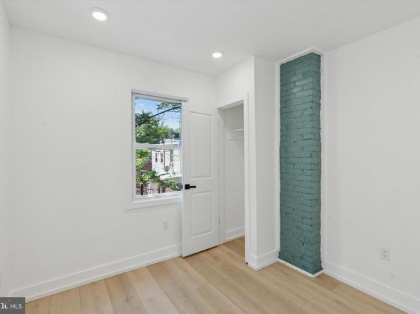 1910 E Atlantic Street, Philadelphia PA 19134