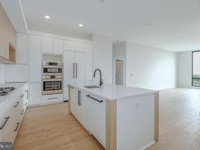 255 W. Falls Station Boulevard PH5, Falls Church VA 22046