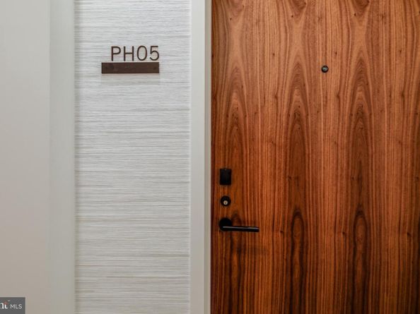 255 W. Falls Station Boulevard PH5, Falls Church VA 22046