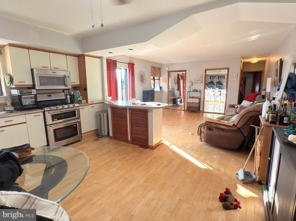 2849 S 12TH Street, Philadelphia PA 19148