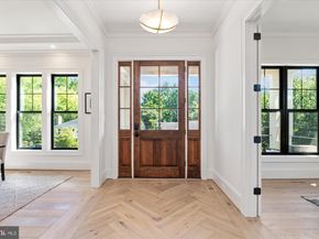 4911 37TH Street N, Arlington VA 22207