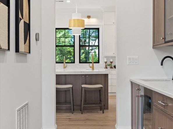 4911 37TH Street N, Arlington VA 22207