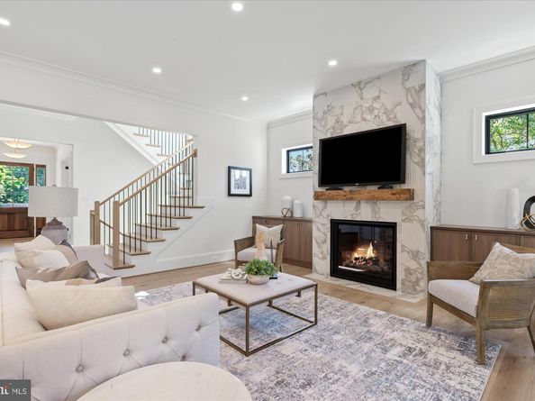 4911 37TH Street N, Arlington VA 22207