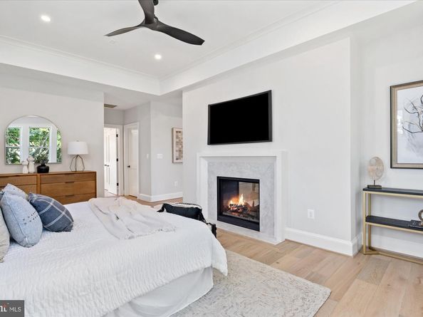 4911 37TH Street N, Arlington VA 22207