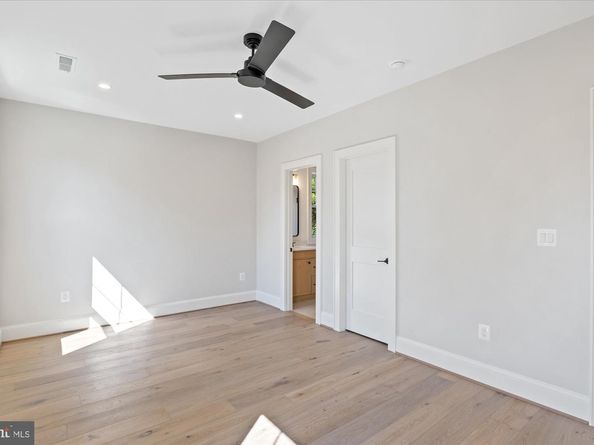 4911 37TH Street N, Arlington VA 22207
