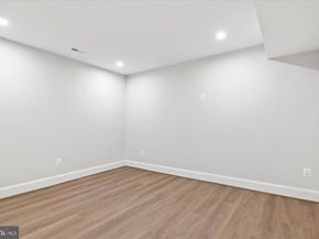 4911 37TH Street N, Arlington VA 22207