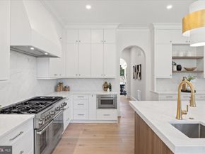 4911 37TH Street N, Arlington VA 22207