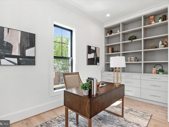 4911 37TH Street N, Arlington VA 22207