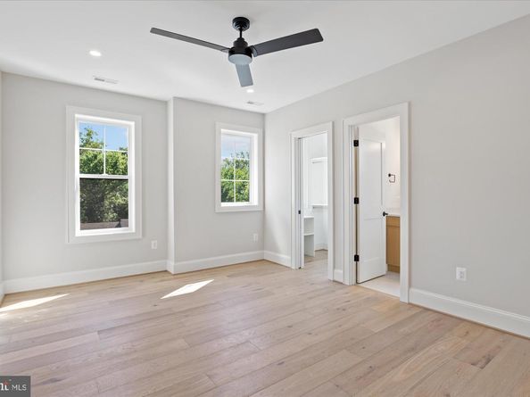 4911 37TH Street N, Arlington VA 22207