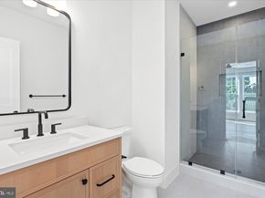 4911 37TH Street N, Arlington VA 22207