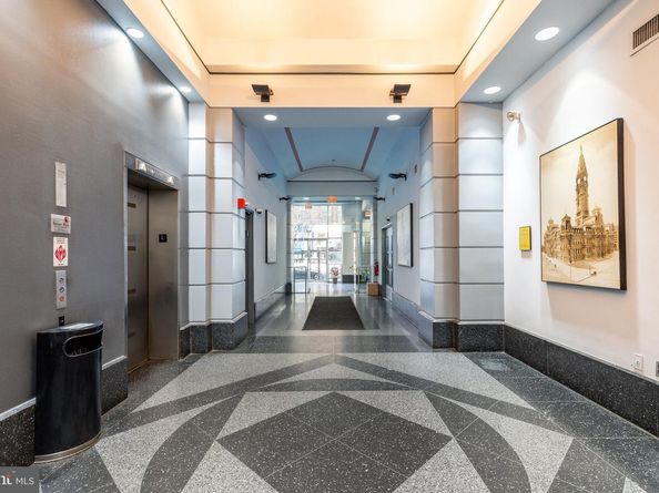 1027 Arch Street 404, Philadelphia PA 19107