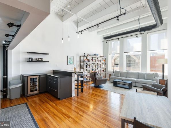 1027 Arch Street 404, Philadelphia PA 19107