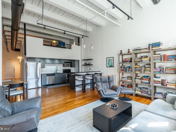 1027 Arch Street 404, Philadelphia PA 19107